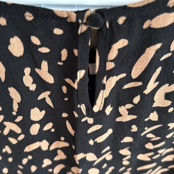 Short sleeve patterned blouse. - Picture 4 of 7